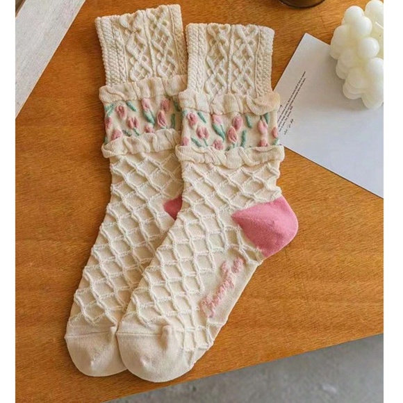 Cozy Floral Textured Color Block Socks Set - Picture 6 of 7